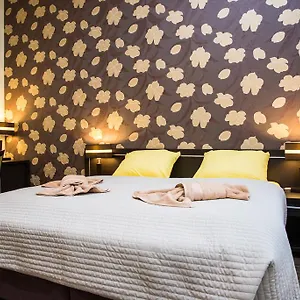 domus-apartments.praguehotelsweb.com/